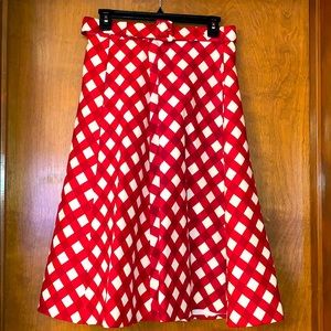 Red and off white belted midi lined skirt.
